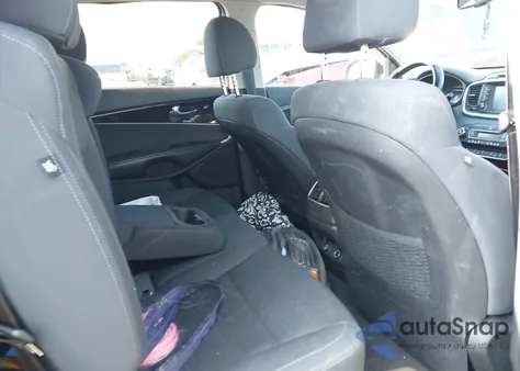 2019 Kia Sorento 2.4L Lx из США, поврежденный, VIN 5XYPG4A37KG434066